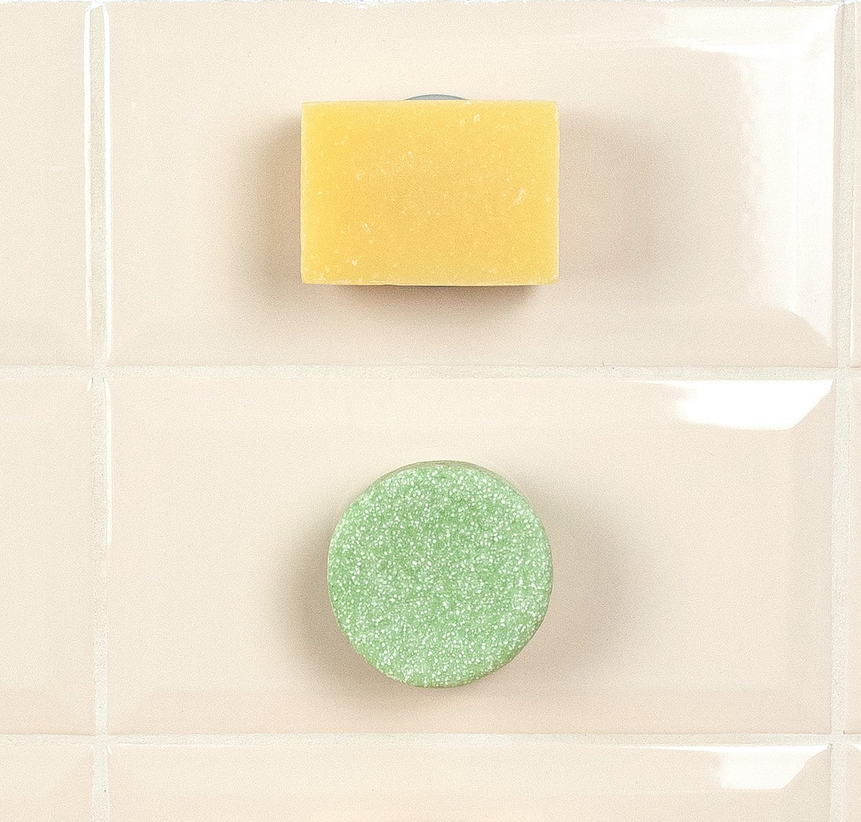 Soapi Geschenkset | Festes Shampoo + Soapi Magnetseifenhalter